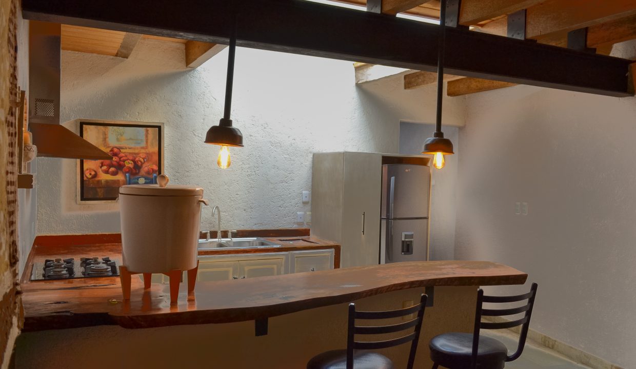 2. CASITA COCINA DESDE ESTANCIA 1