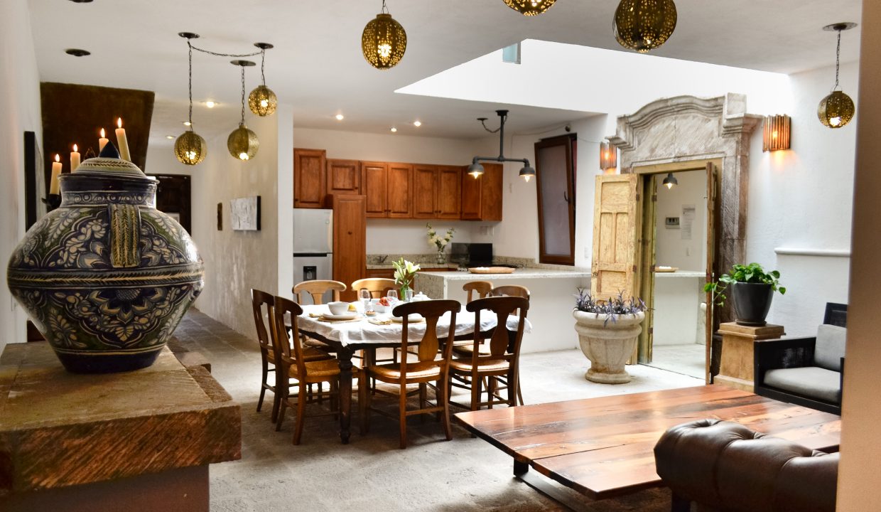 CASA. COMEDOR DESDE SALA