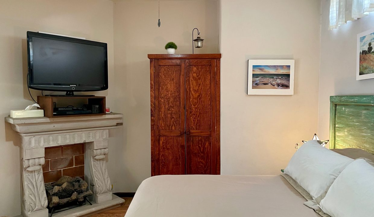 5208049E-8306-43C5-AC27-A23AA130C730_1_201_a