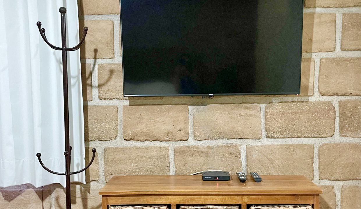 74B44F15-A32F-43C8-8E4E-3A383B84EA22_1_201_a