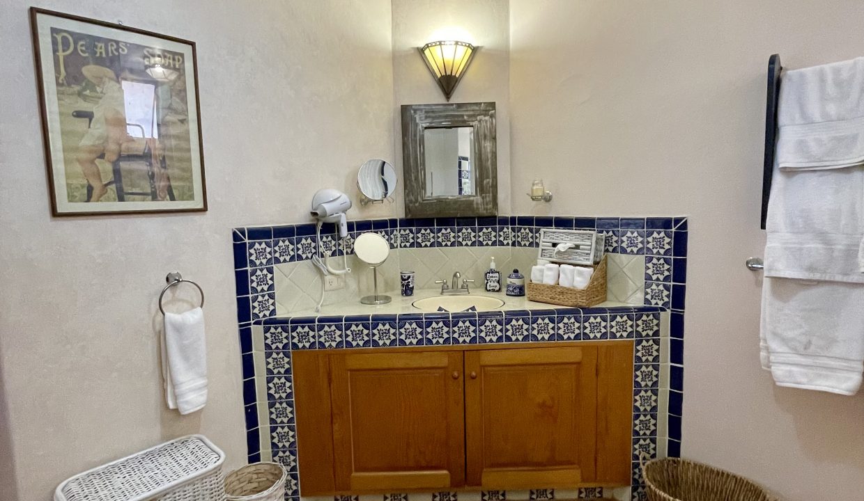 7CD9987A-7C88-4200-9BAA-B8C364F83642_1_201_a