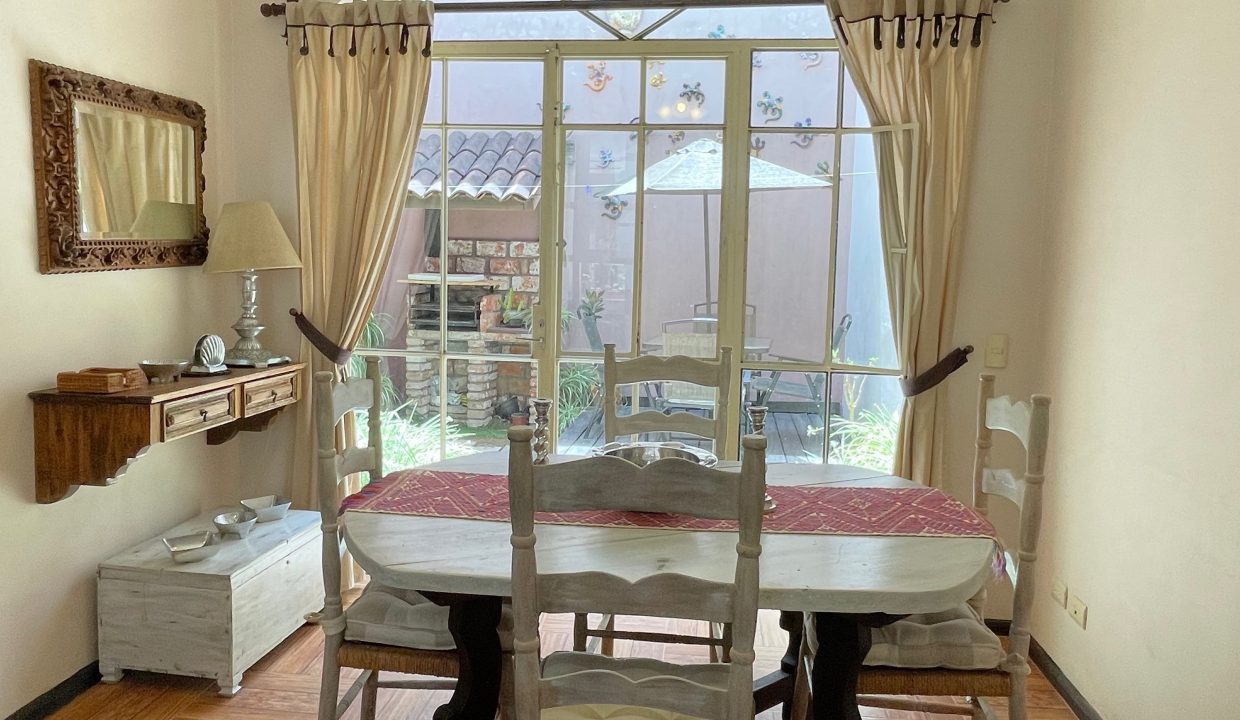 8A154393-007E-426C-8E25-CDC2979EC880_1_201_a