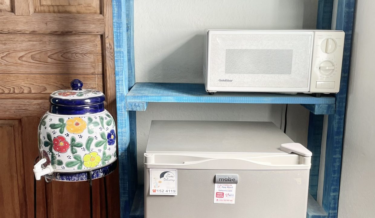 9FE69F17-DEBF-4EE9-B365-EBA31D68E52B_1_102_a