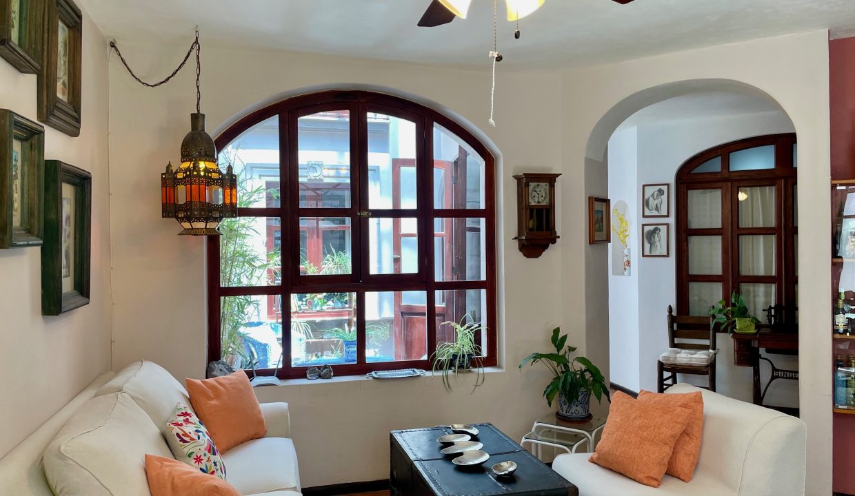 A4DB667E-B50C-4D0C-8A42-7B6467935A59_1_201_a