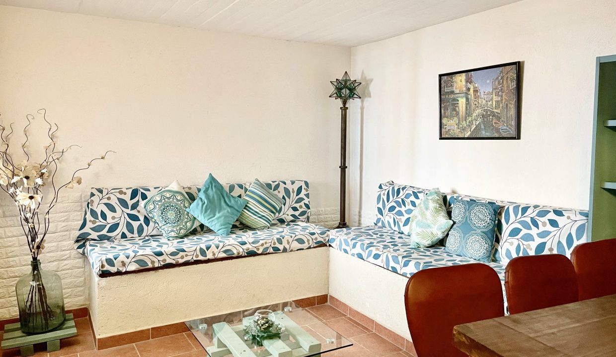 B636935F-FD8B-49FA-9FB1-7756B9BF64F4_1_201_a