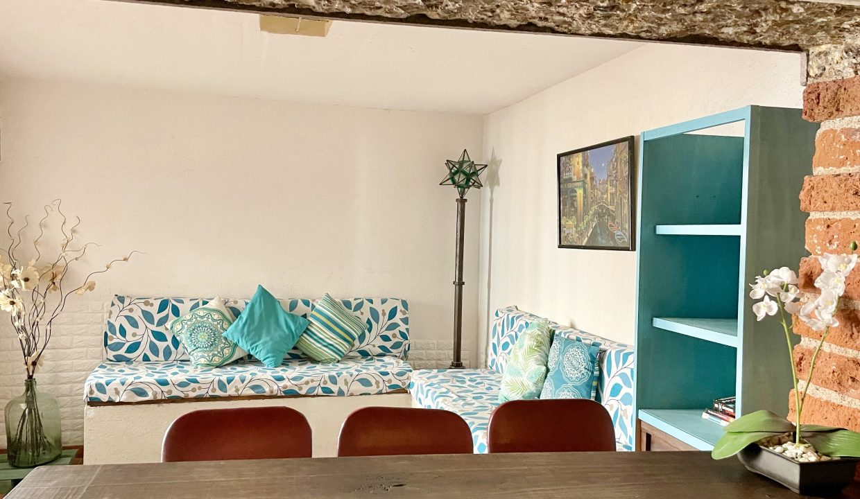 E63D7FC3-5E2C-4D2E-9F72-CF60D2397F22_1_201_a